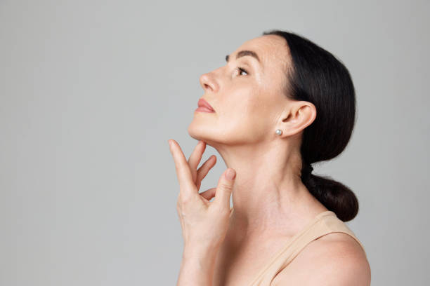 الفرق بين الخيوط والليزر في شد الرقبة