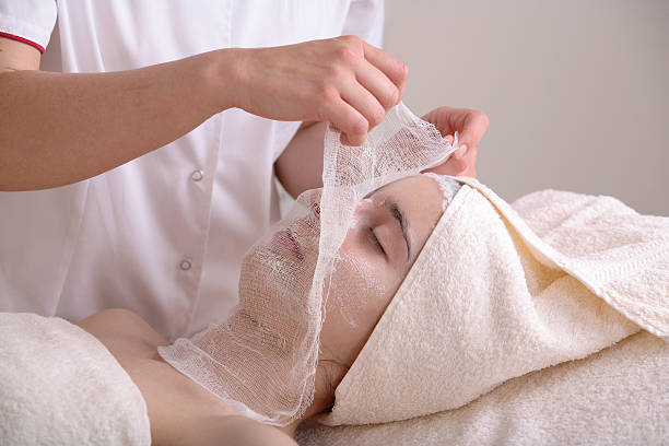 متى تظهر النتيجة بعد التخلص من الجلد الميت عبر التقشير الذهبي؟