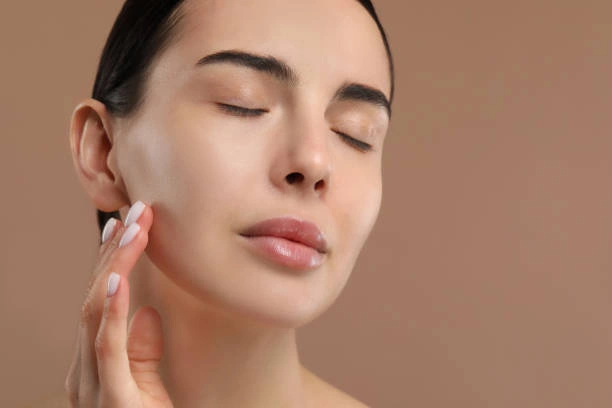 علاج البشرة الدهنية وتقليل اللمعان المستمر