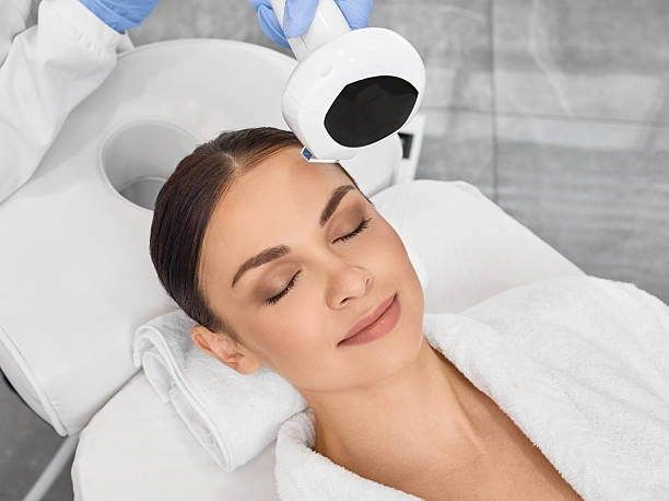 نضارة البشرة بالليزر Istockphoto 2227507298 612x612 1