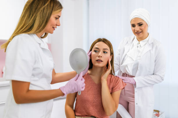 متى تحتاج البشرة الدهنية جلسات عيادة؟